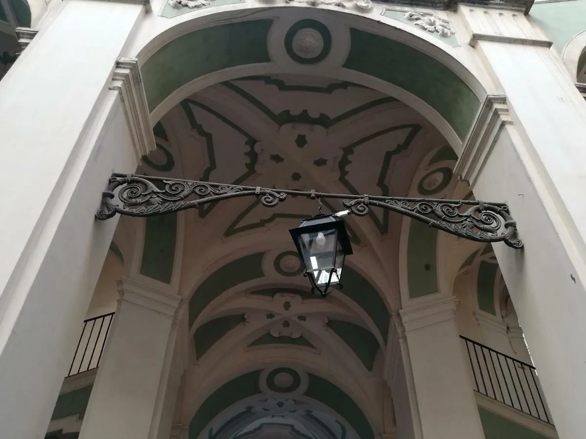 Appartamento Dint e viche e Napule Guest House Napoli Italia