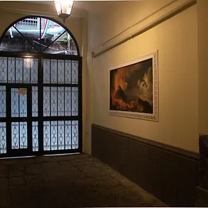 Toledo Alley Napoli